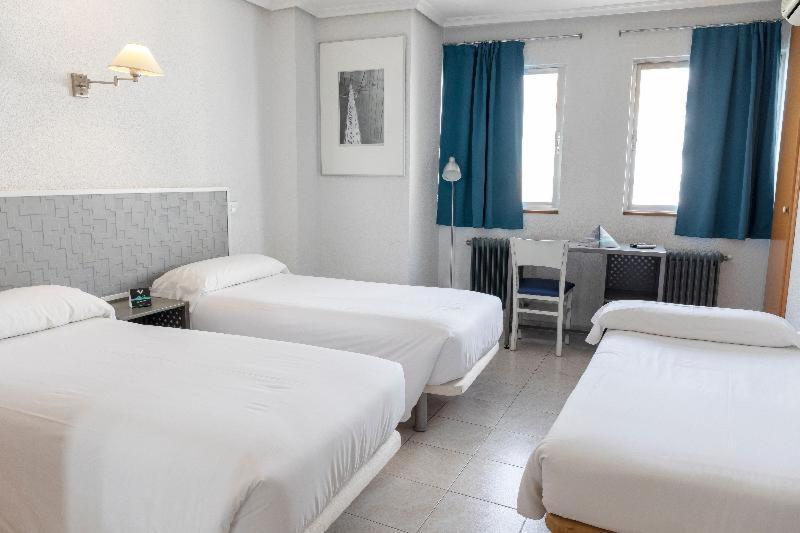 Hotel Alda Centro بالينثيا الغرفة الصورة