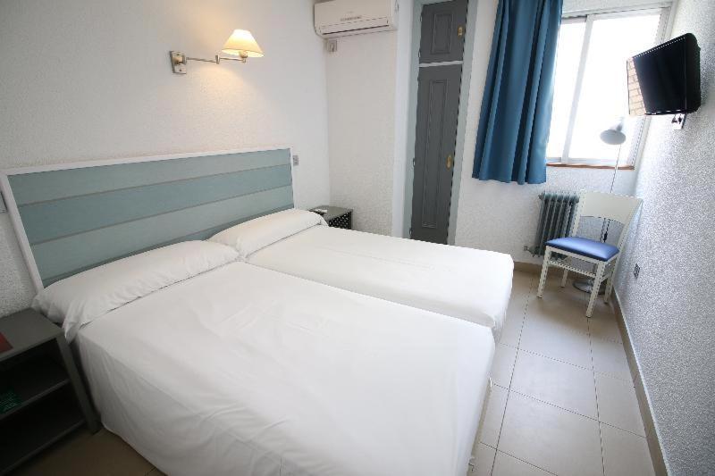 Hotel Alda Centro بالينثيا الغرفة الصورة